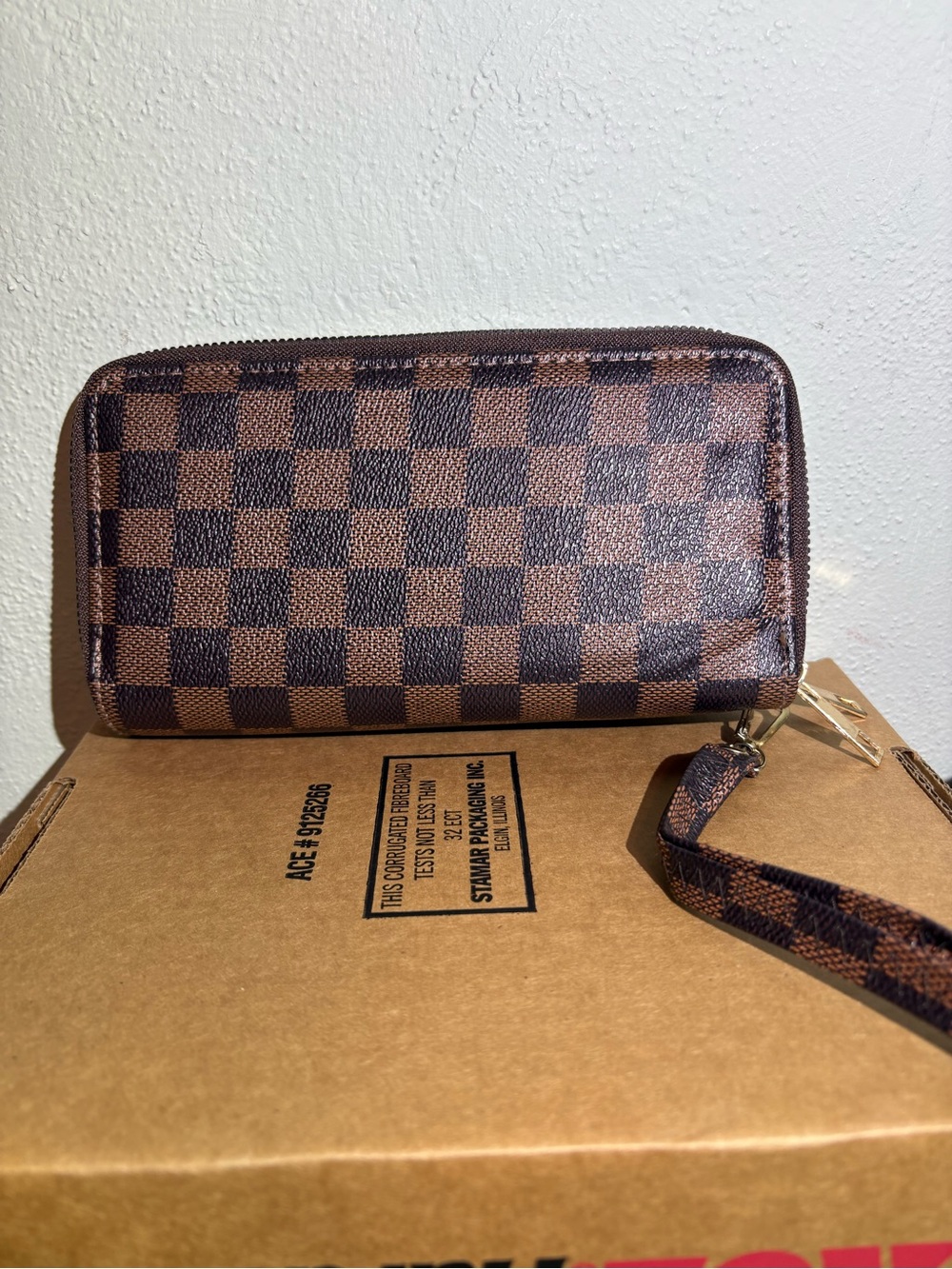 Double zip around wristlet